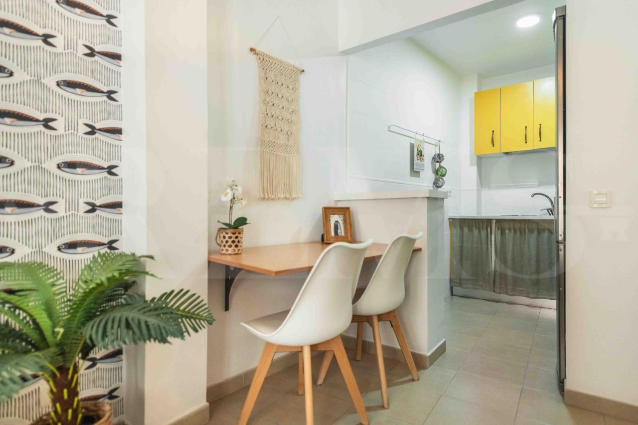 Bright Apartment Near The Historic Center By Rems Malaga Bagian luar foto