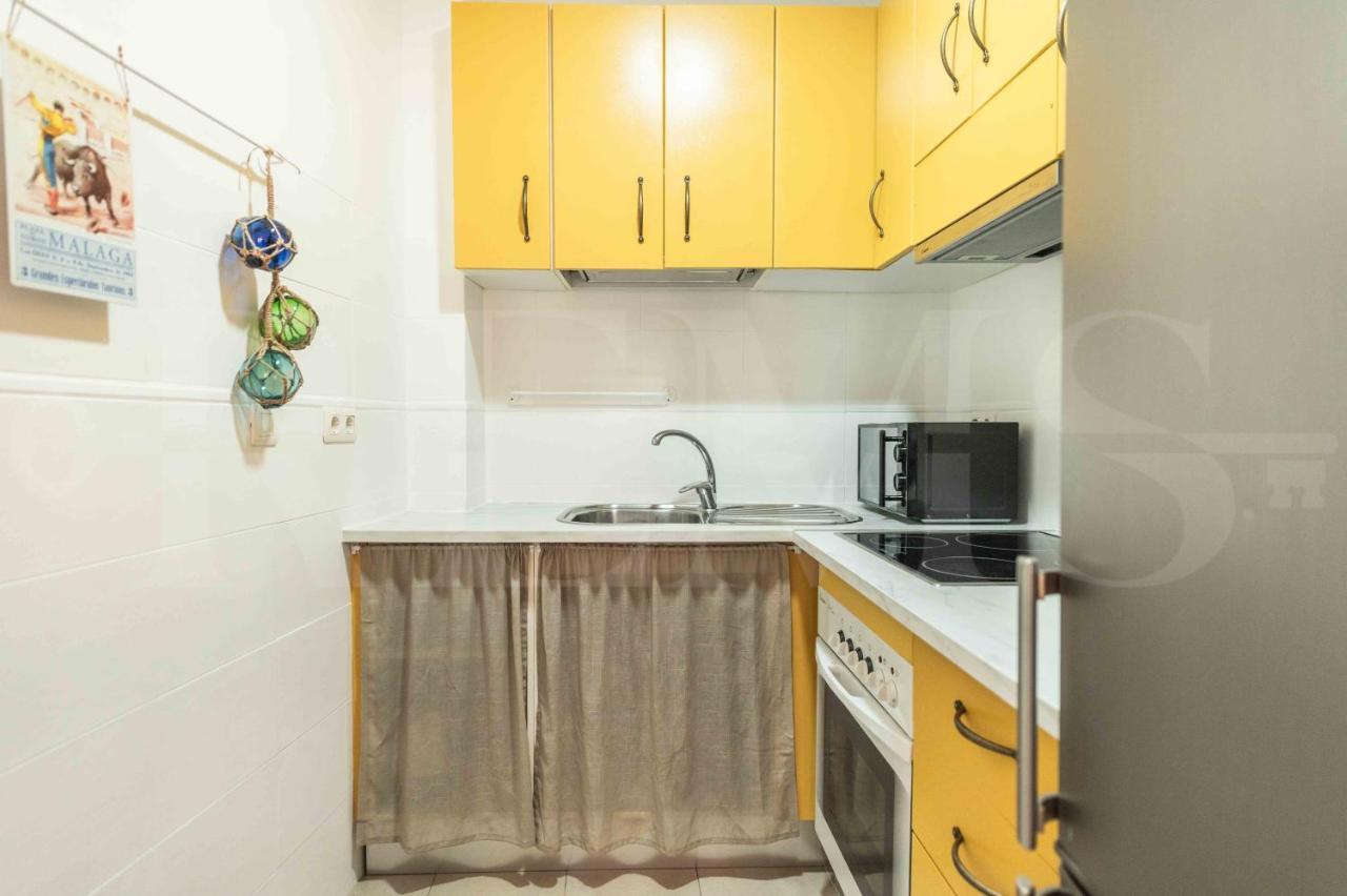 Bright Apartment Near The Historic Center By Rems Malaga Bagian luar foto