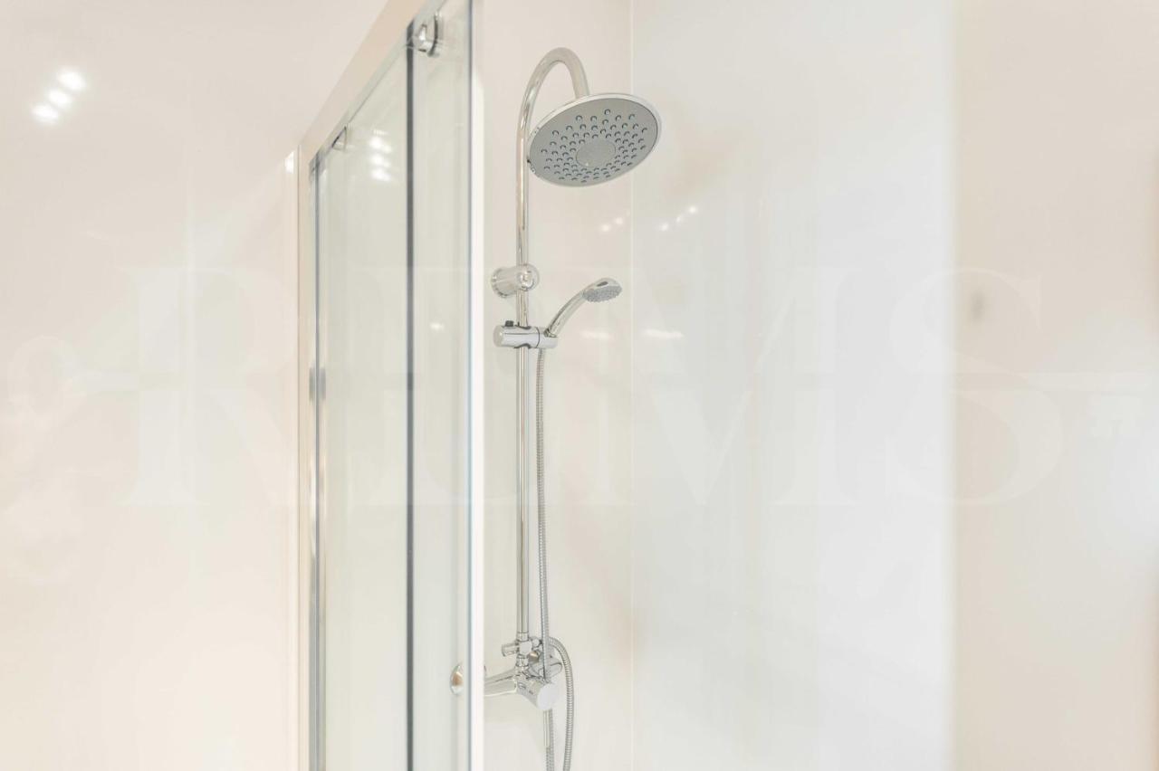 Bright Apartment Near The Historic Center By Rems Malaga Bagian luar foto